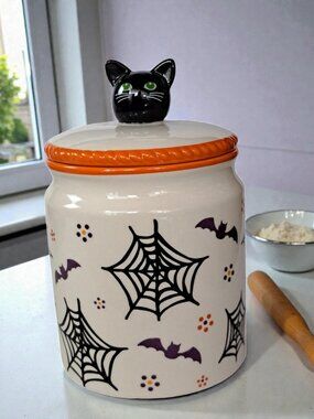 Temp-tations Temptations by Tara Halloween 18-oz Treat Jar -Black Cat